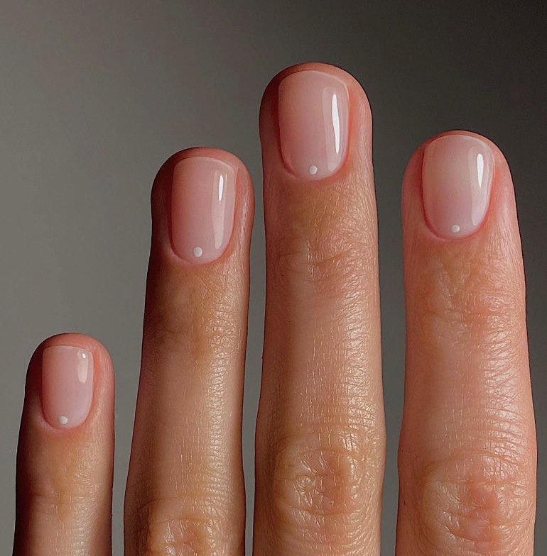  Manicure & Pedicure